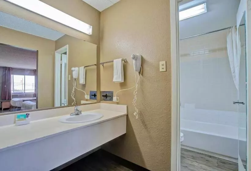 スタンダード4人部屋, Americas Best Value Inn Laredo