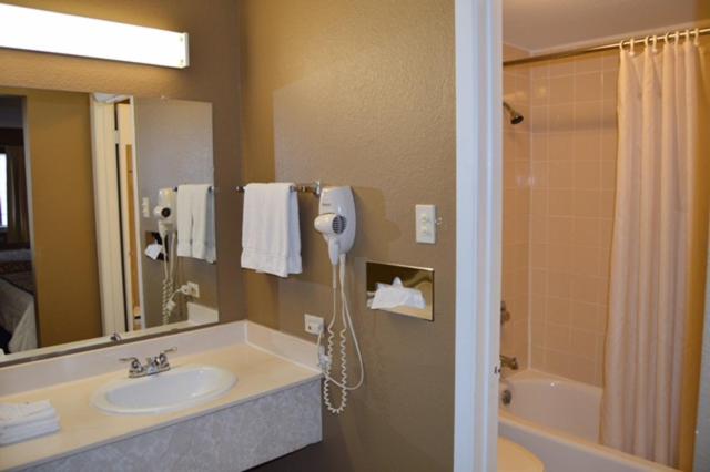 身障者適用スタンダードルーム, Americas Best Value Inn Laredo