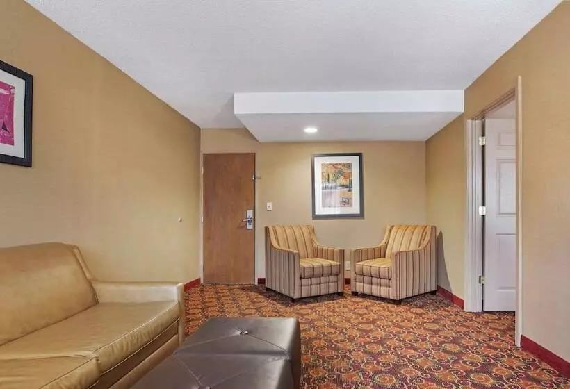 身障者適用スイートルーム, Best Western Plus The Inn At Sharon/foxboro