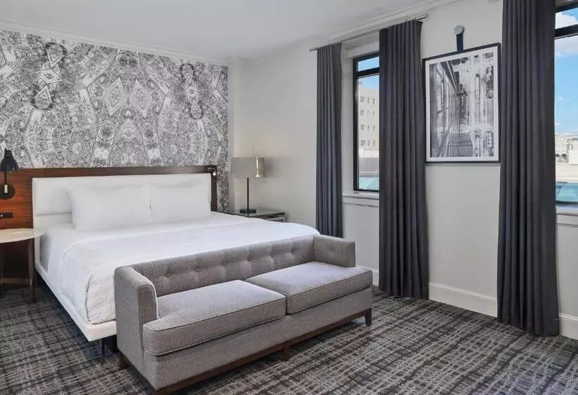 اتاق لوکس با تخت بزرگ, Le Méridien Indianapolis
