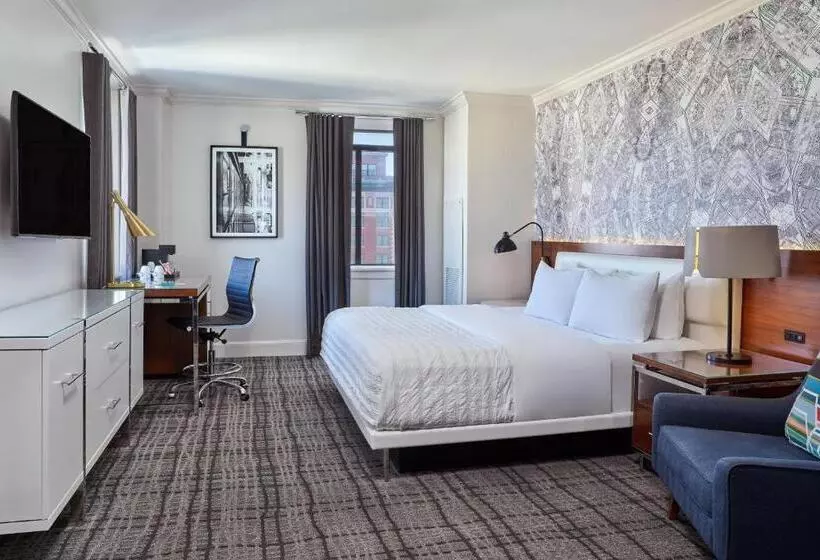 اتاق استاندارد با تخت بزرگ, Le Méridien Indianapolis