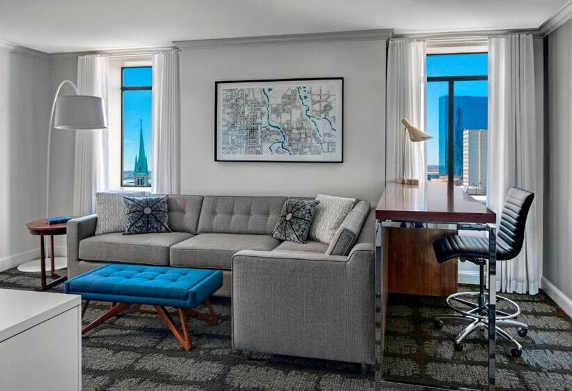 스위트 킹사이즈 침대, Le Méridien Indianapolis