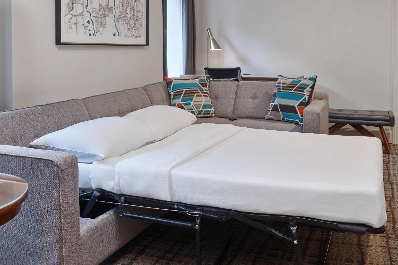 스위트 킹사이즈 침대, Le Méridien Indianapolis