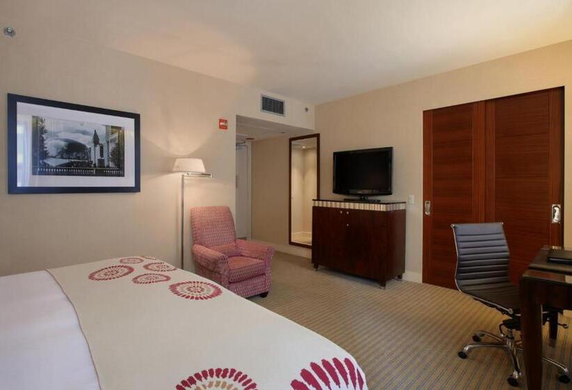 غرفة سوبيريور سرير كينج, Millennium Knickerbocker Chicago