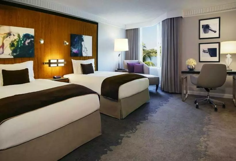 اتاق لوکس با چشم‌انداز دریاچه, Pullman Miami Airport