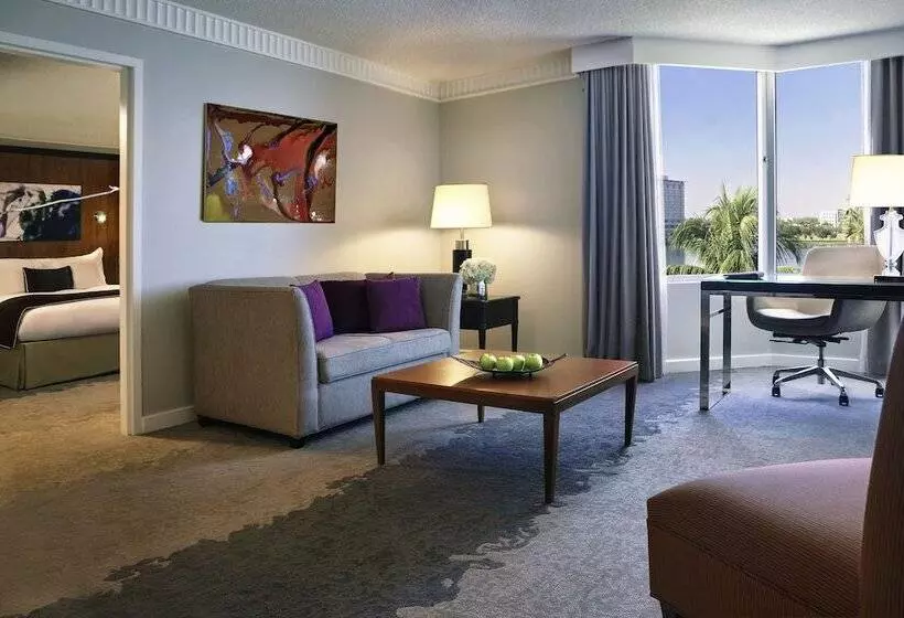 سوییت سوپریور, Pullman Miami Airport