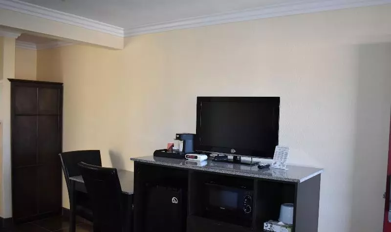 اتاق استاندارد, Rockview Inn And Suites
