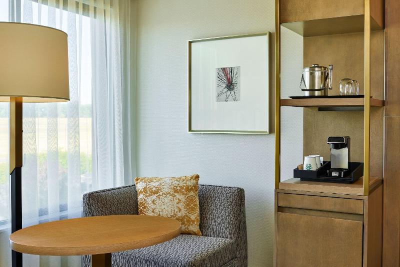 带大床的标准间, Sheraton Portland Airport