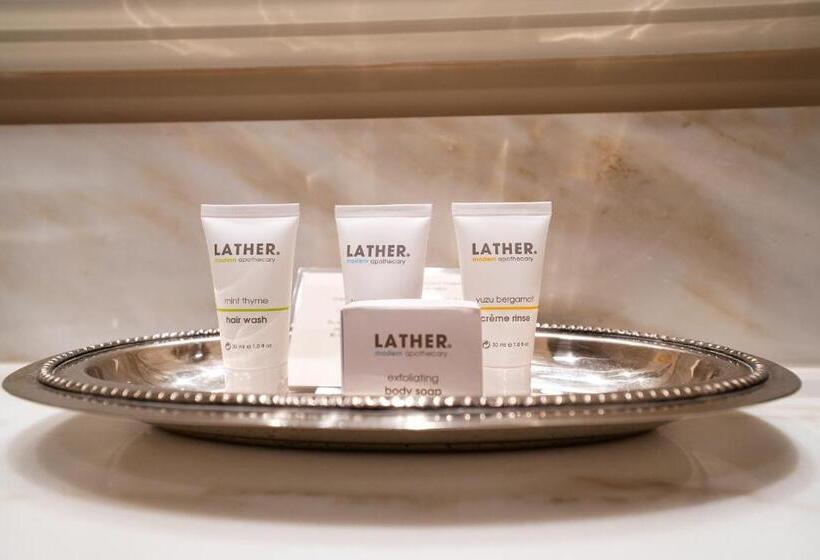 غرفة قياسية سرير كينج لذوى الإحتياجات الخاصة, Spindrift Inn