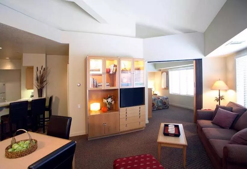 سوییت, Squaw Valley Lodge