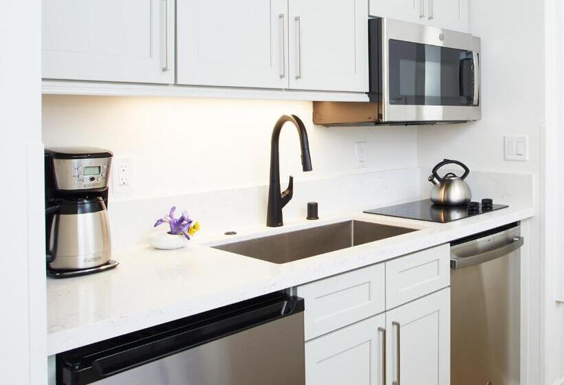 Студия Премиум, Squaw Valley Lodge