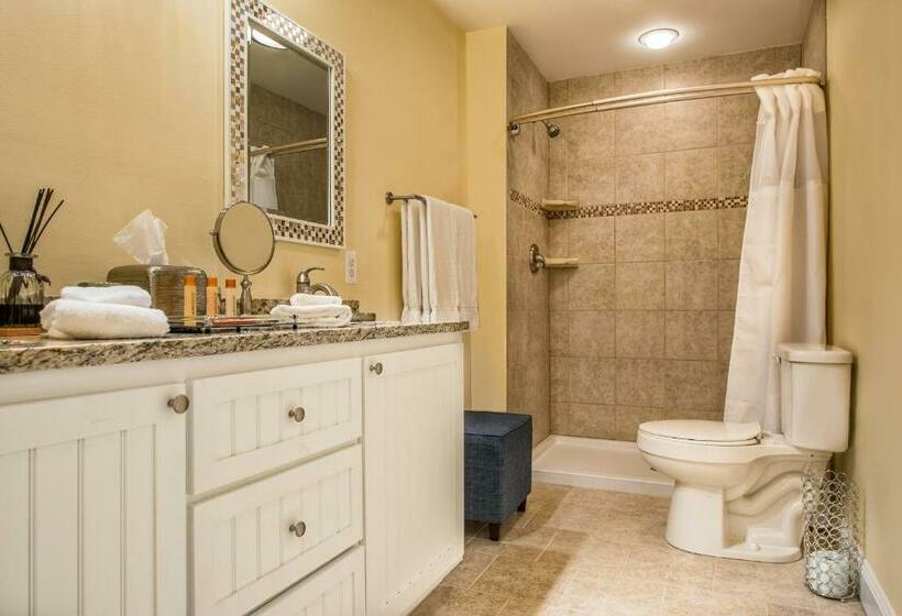 غرفة ديلوكس سرير كينج ذات إطلالة, St Michaels Harbour Inn, Marina And Spa