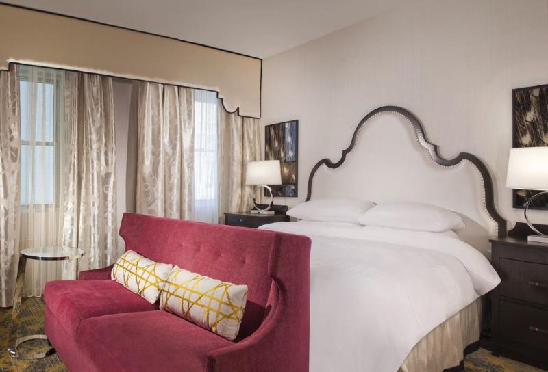 جناح جونيور, The Churchill Hotel Near Embassy Row