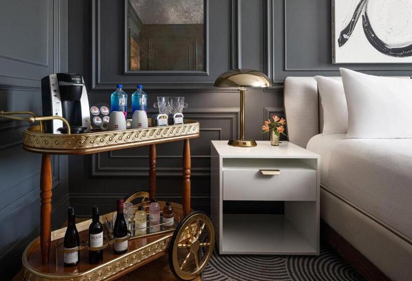 اتاق پرمیوم, The Drake Oak Brook, Autograph Collection