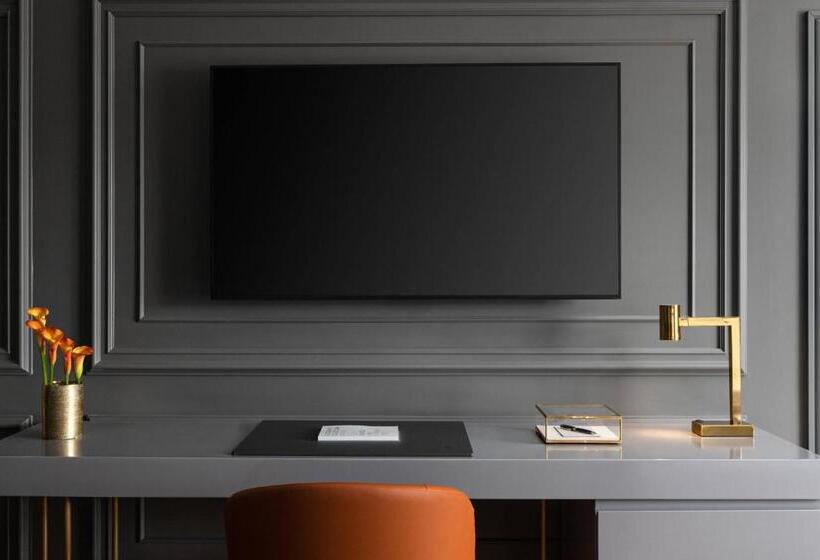 اتاق پرمیوم, The Drake Oak Brook, Autograph Collection