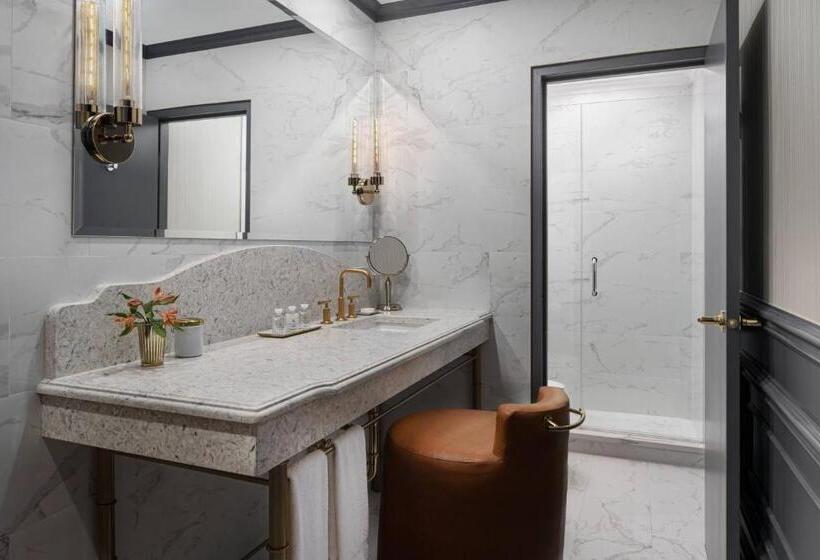 سوئیت جونیور پریمیوم, The Drake Oak Brook, Autograph Collection