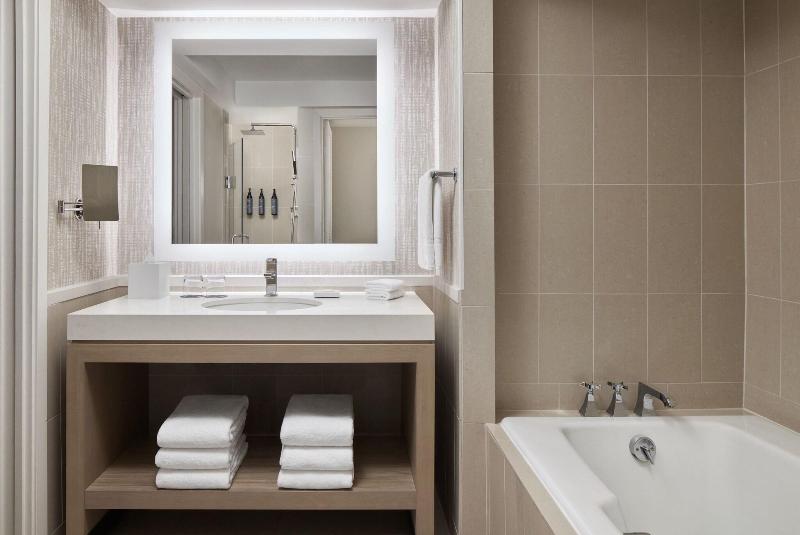 Студия Премиум, Westin Georgetown, Washington D.c