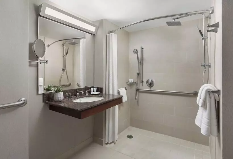 اتاق استاندارد با 2 تخت دوبل, The Westin Long Beach