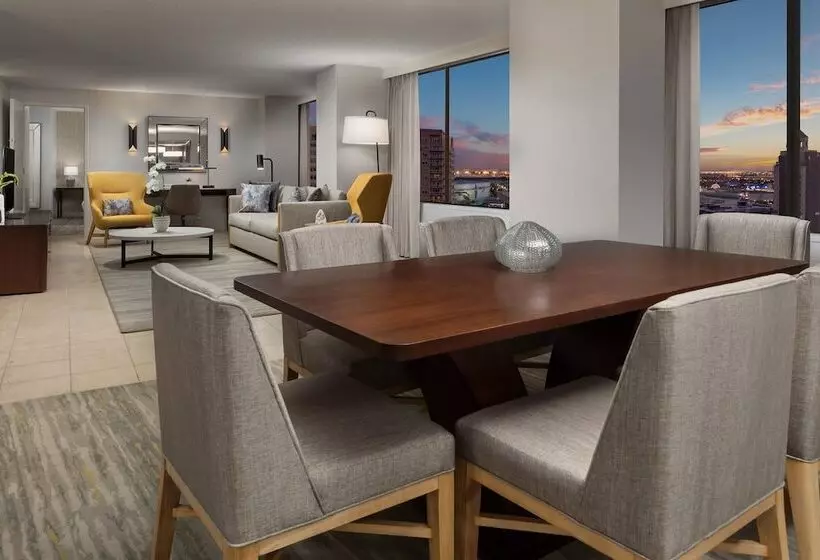 سوئیت پرزیدنت, The Westin Long Beach