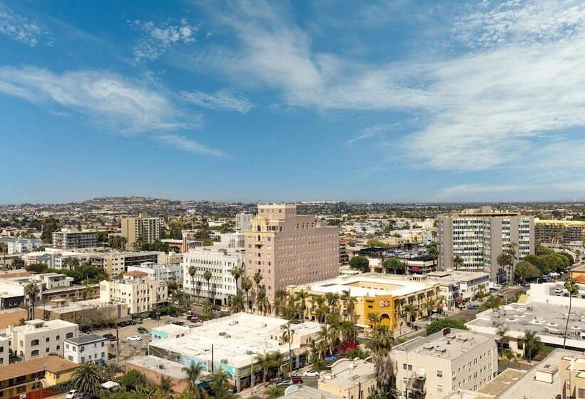 Номер Стандарт 2 Двуспальные Кровати, The Westin Long Beach