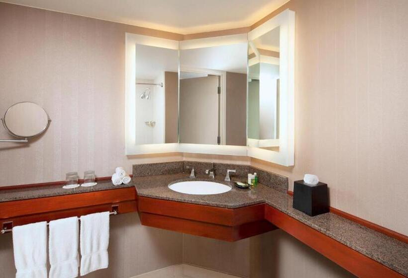 غرفة قياسية سرير كينج, The Westin Long Beach