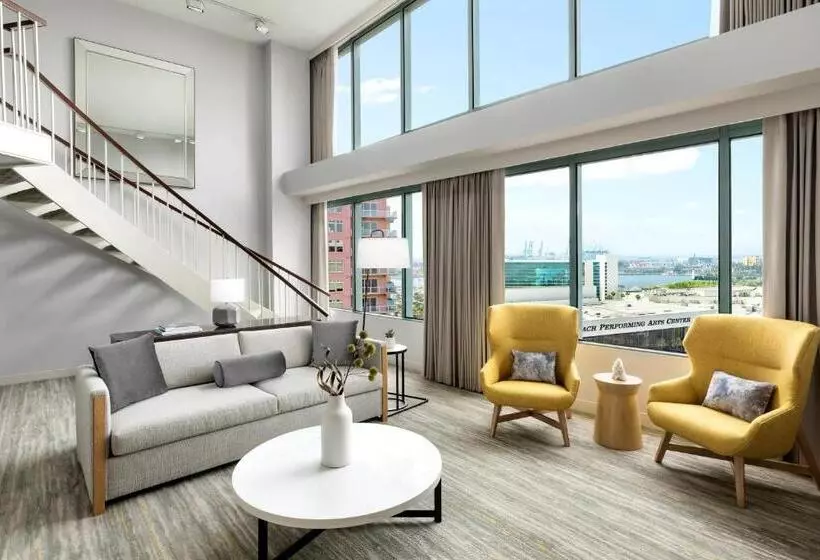 سوئیت با تخت بزرگ, The Westin Long Beach