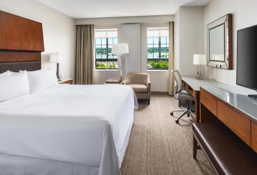 Номер Классика Кровать Кинг, The Westin Portland Harborview