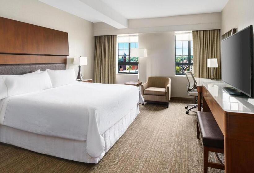 Номер Классика Кровать Кинг, The Westin Portland Harborview