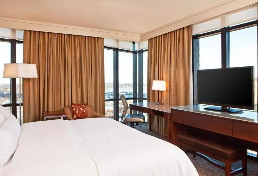 اتاق استاندارد با تخت بزرگ, The Westin Portland Harborview