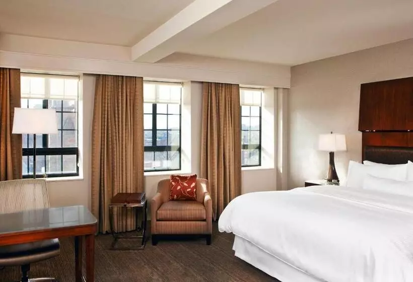 اتاق استاندارد با تخت بزرگ, The Westin Portland Harborview