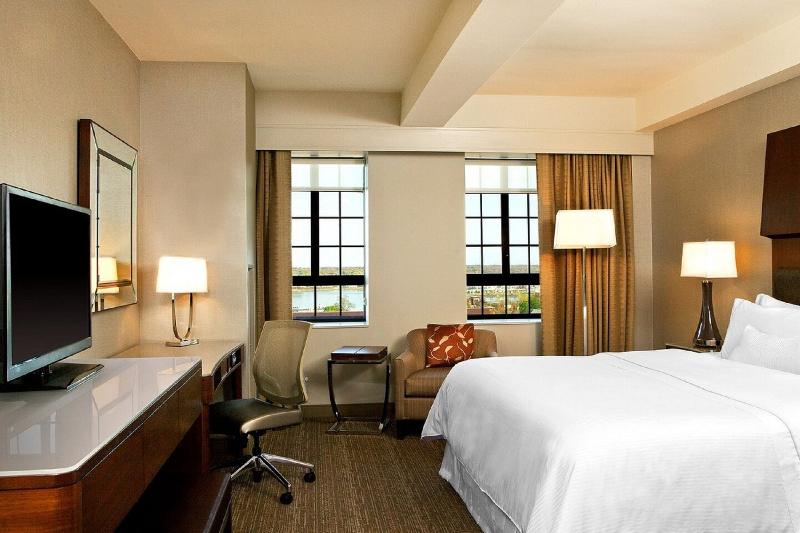 غرفة قياسية سرير كينج, The Westin Portland Harborview