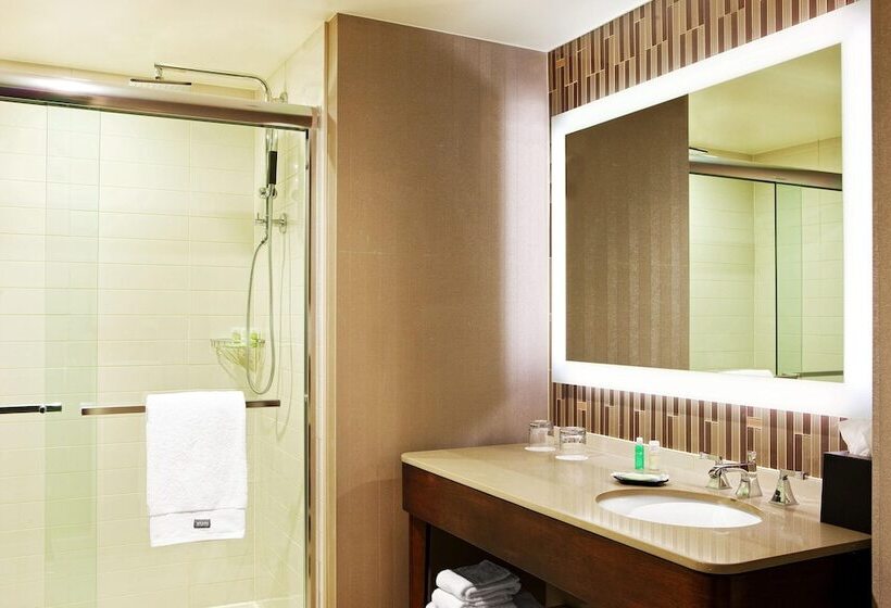 غرفه قياسيه سريرين مزدوجين, The Westin Portland Harborview