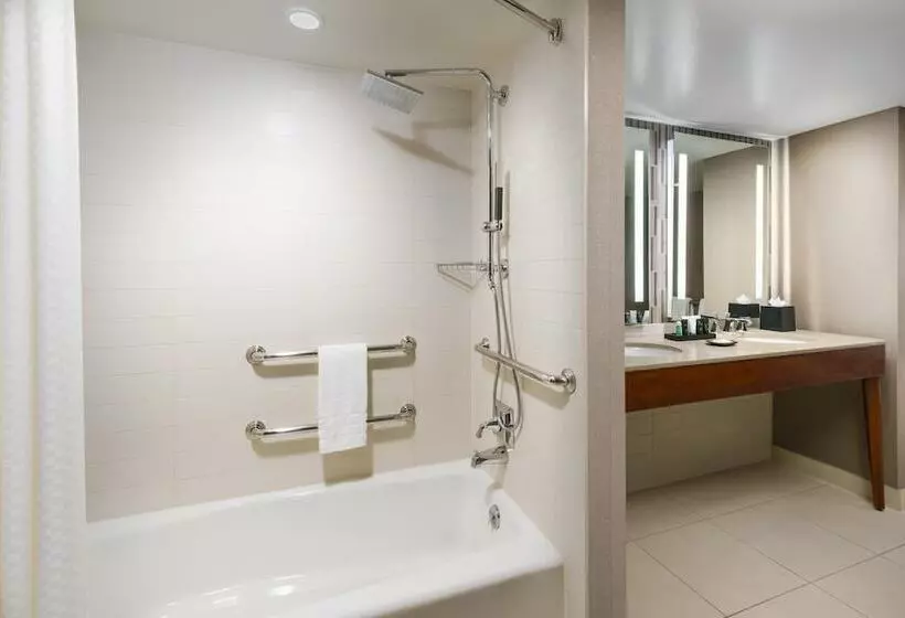 اتاق استاندارد با 2 تخت دوبل, The Westin Portland Harborview