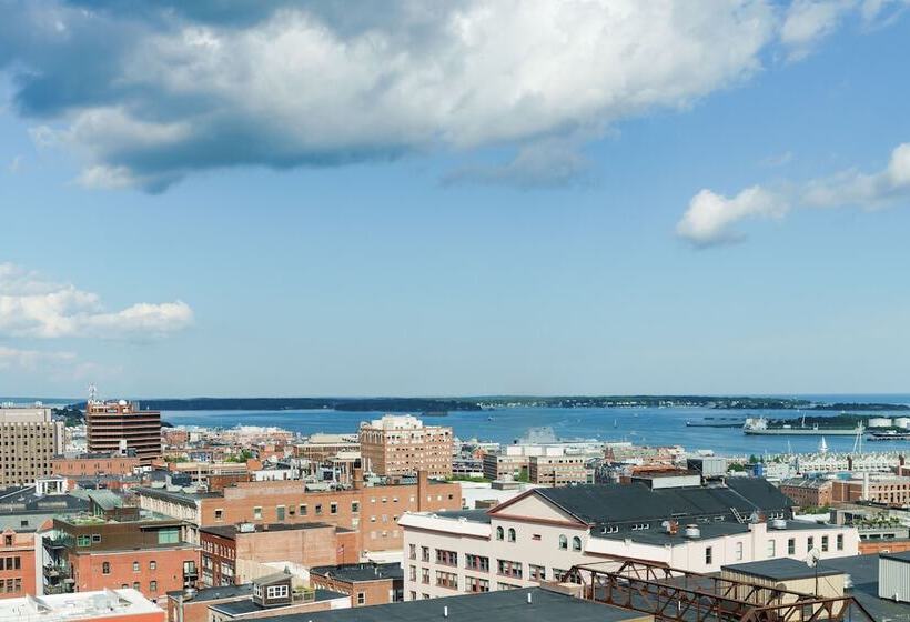 غرفه قياسيه سريرين مزدوجين, The Westin Portland Harborview