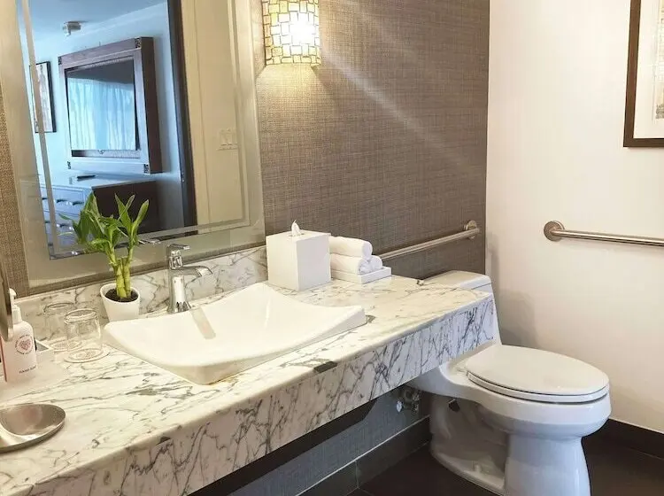 سوئیت برای معلولان, Koa Kea Resort On Poipu Beach