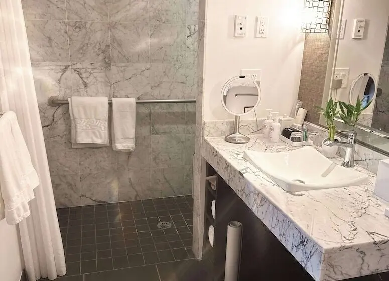 Suite Adapted for people with reduced mobility