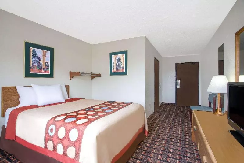 Standard-huone King-vuode, Super 8 By Wyndham Douglas