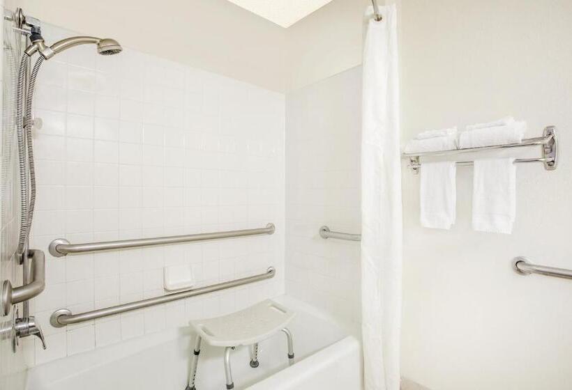 חדר סטנדרט מותאם לאדם עם מוגבלויות, Super 8 By Wyndham Douglas