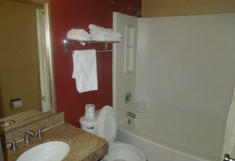 غرفة قياسية سرير كينج, Super 8 By Wyndham Waldorf