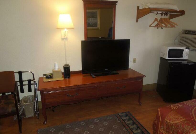 غرفة قياسية سرير كينج, Super 8 By Wyndham Waldorf