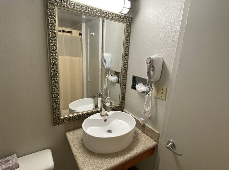 غرفة ديلوكس, Budget Inn Of Hayward