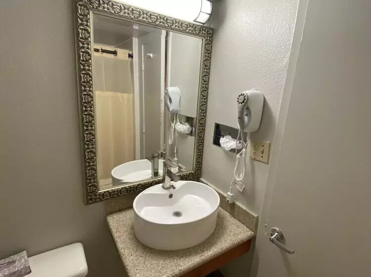 اتاق لوکس, Budget Inn Of Hayward