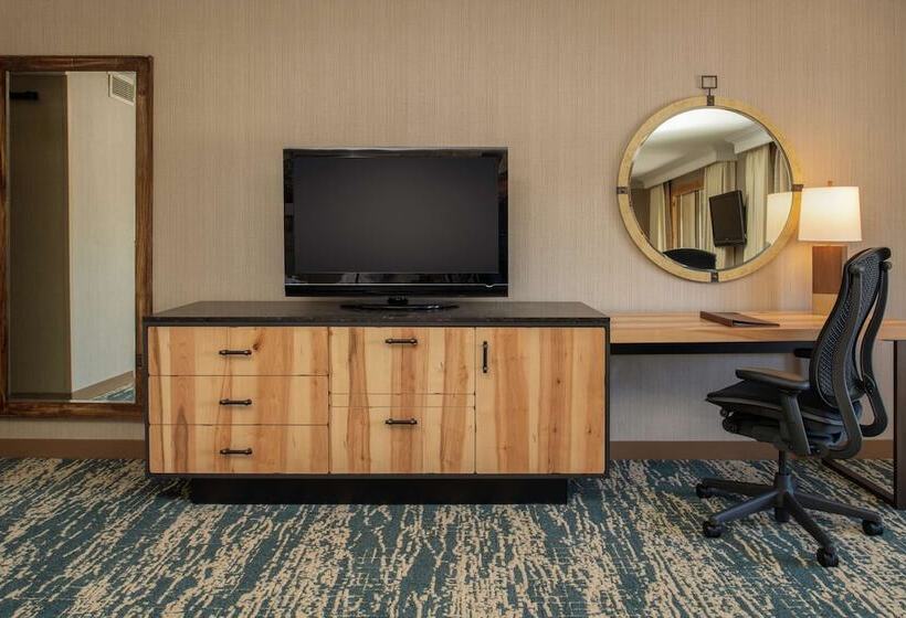 Полулюкс, Doubletree By Hilton Hotel Missoula   Edgewater