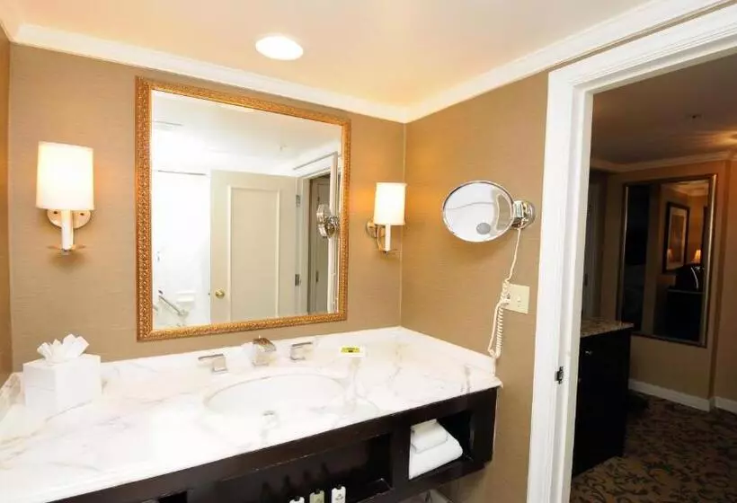 اتاق اجرایی با تخت بزرگ, Intercontinental Kansas City At The Plaza, An Ihg