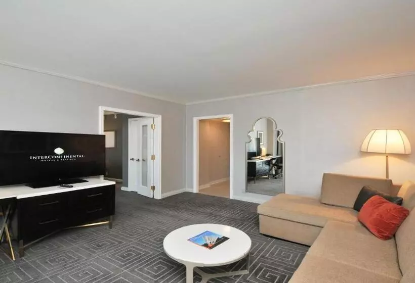 سوئیت جونیور با تخت بزرگ, Intercontinental Kansas City At The Plaza, An Ihg