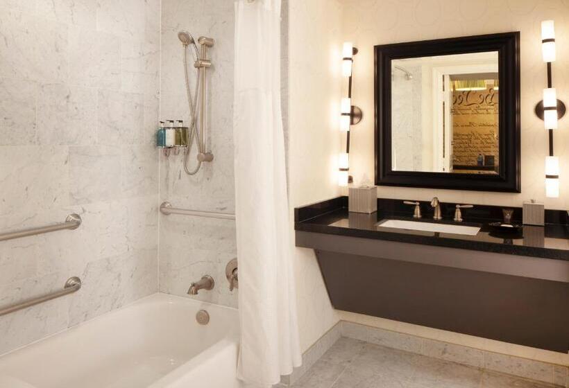 Номер Стандарт Кровать Кинг Адаптированный для Инвалидов, Melrose Georgetown