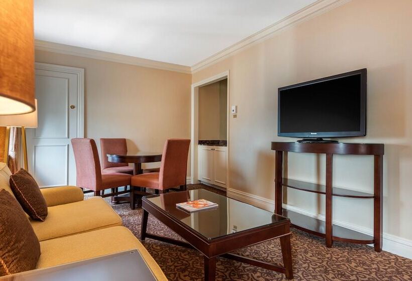 جناح, Omni William Penn