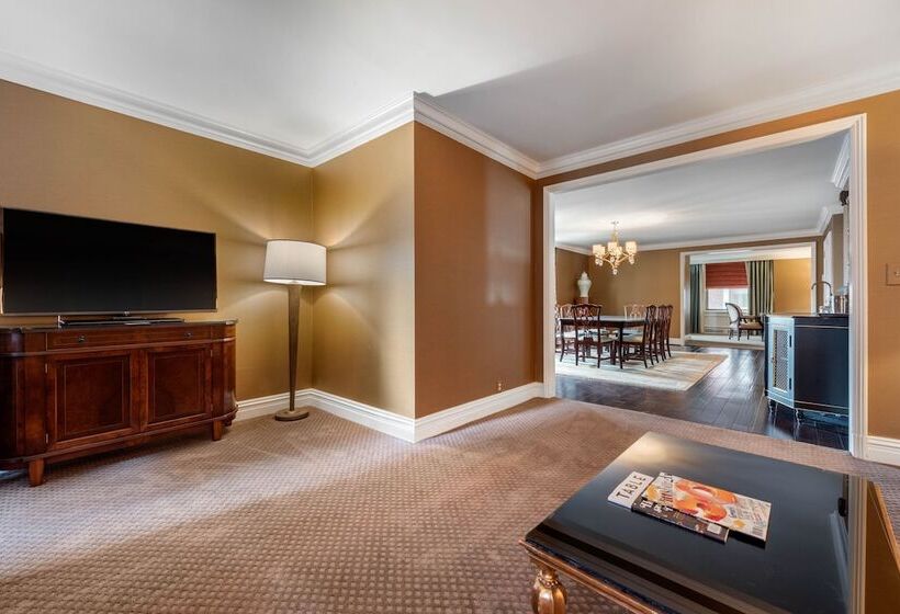 جناح, Omni William Penn