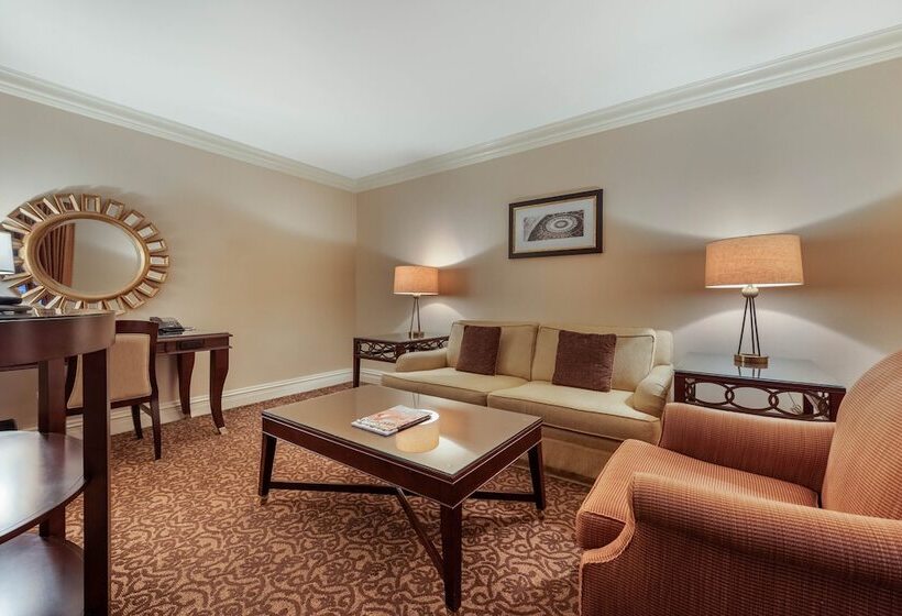 جناح سوبيريور, Omni William Penn