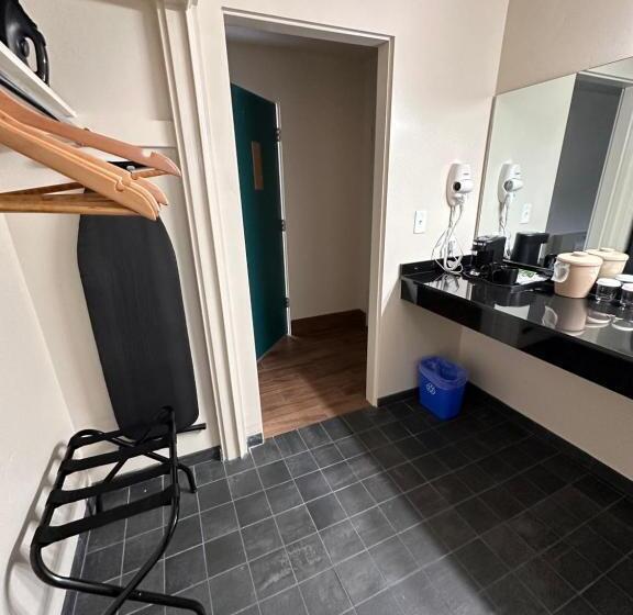 غرفة قياسية, Orange Tree Inn